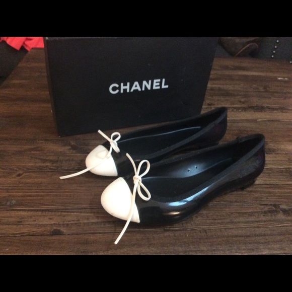 CHANEL Shoes - CHANEL Flats